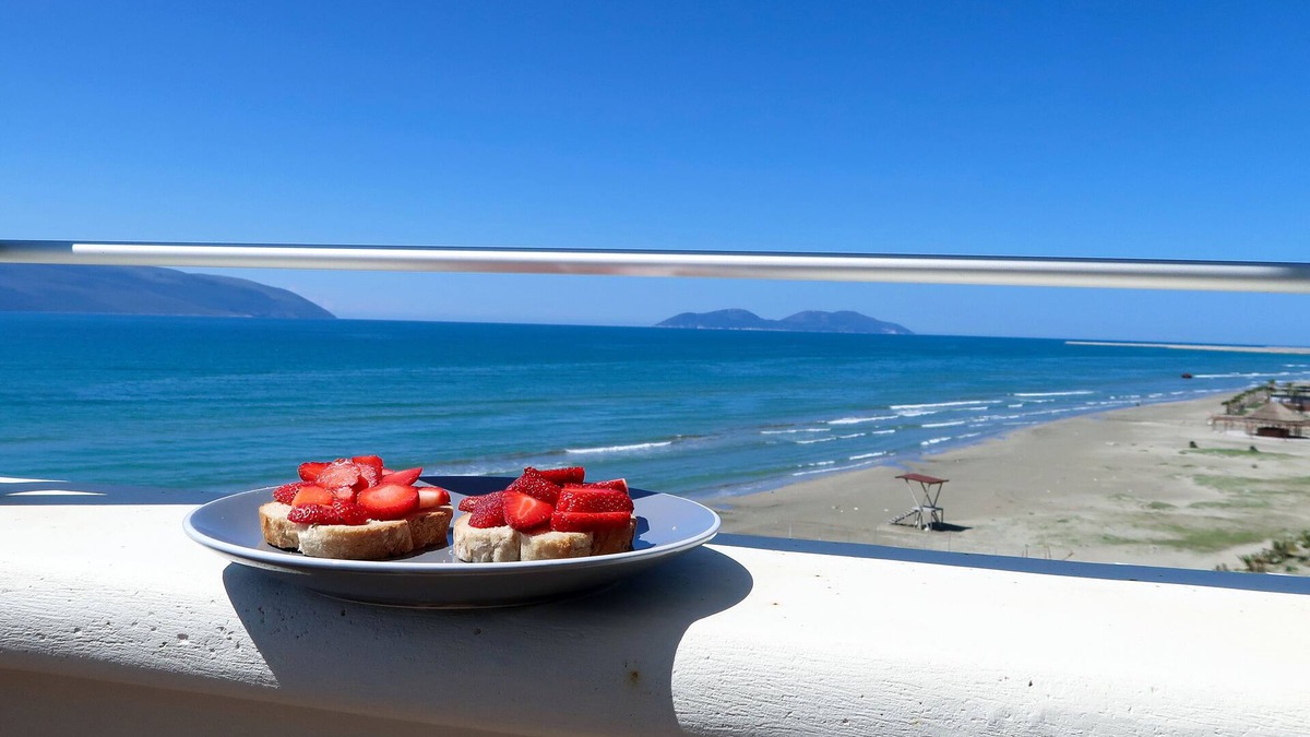 Vlore Apartment | On the Beach (literally) stylish AP with free P