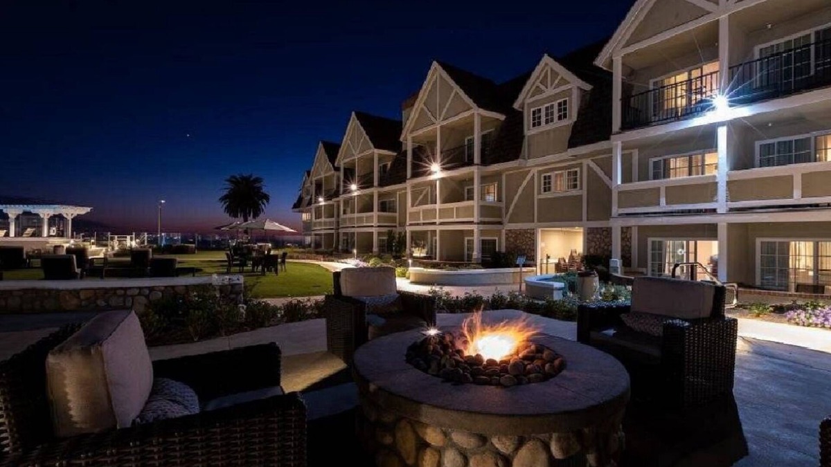 Carlsbad Village Resort | On the beach-Lower rates