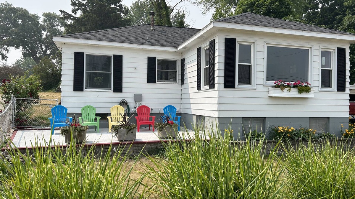 Lakeside House | On the bike path to the beach near downtown Lakeside Muskegon