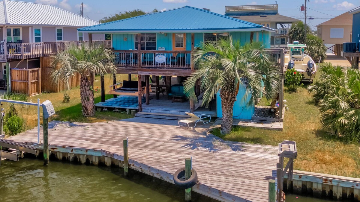 Royal Lagoons House | On the canal, great for kayakers, fishermen. Close to beach! - Casa Azul