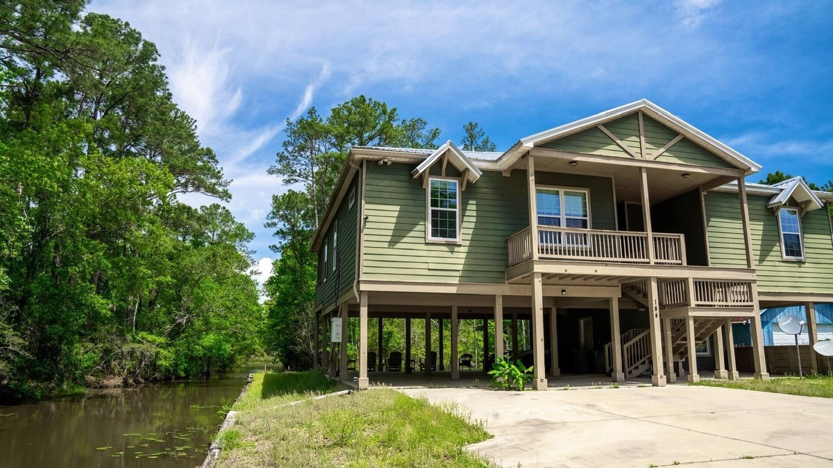 North West Florida House | On The Canal | Pet Friendly | Riverfront | Hook, Wine & Sinker