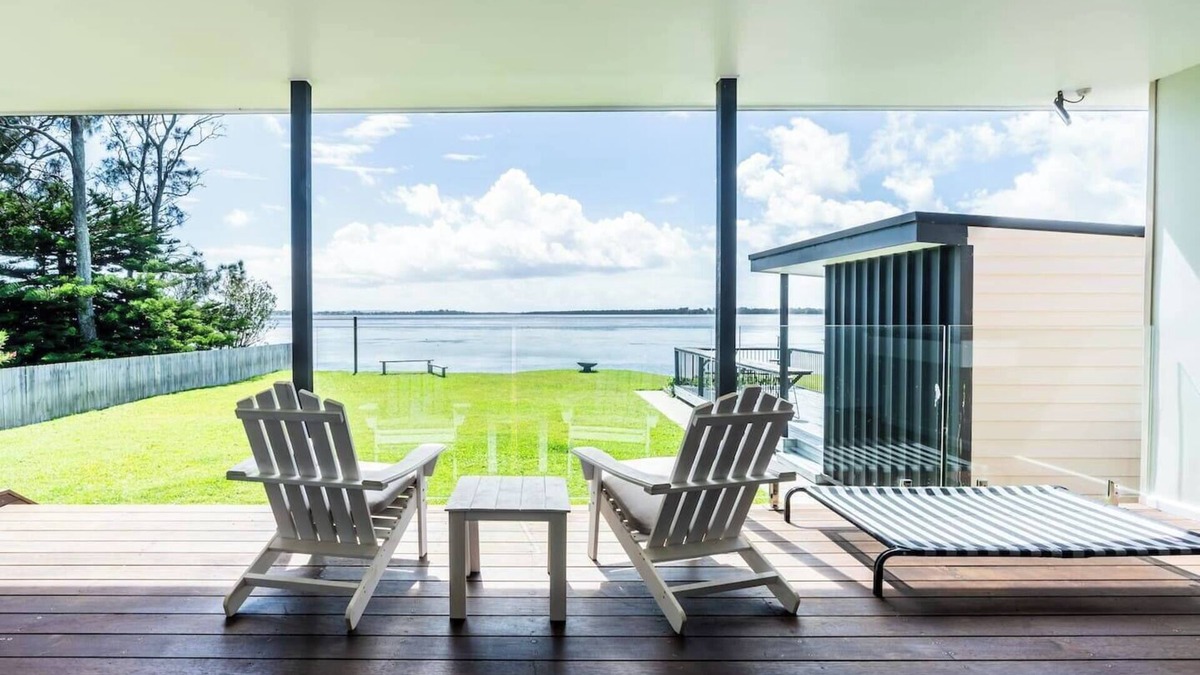 Gorokan House | On The Corso Sun soaked Serenity with Lake Access