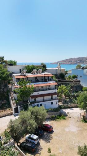 Qeparo Bed & Breakfast | On The Rocks