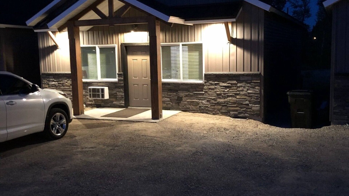 Salmon House | On the Salmon River-Cabin 2 - 2 Bed, 2 Bath, Sleeps 6