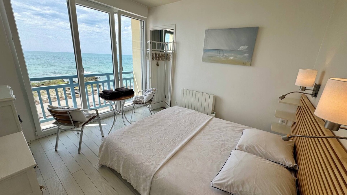 Ambleteuse Apartment | On the sea wall, FACING THE SEA, EXCEPTIONAL VIEW! VILLA BEAU SÉJOUR welcomes you