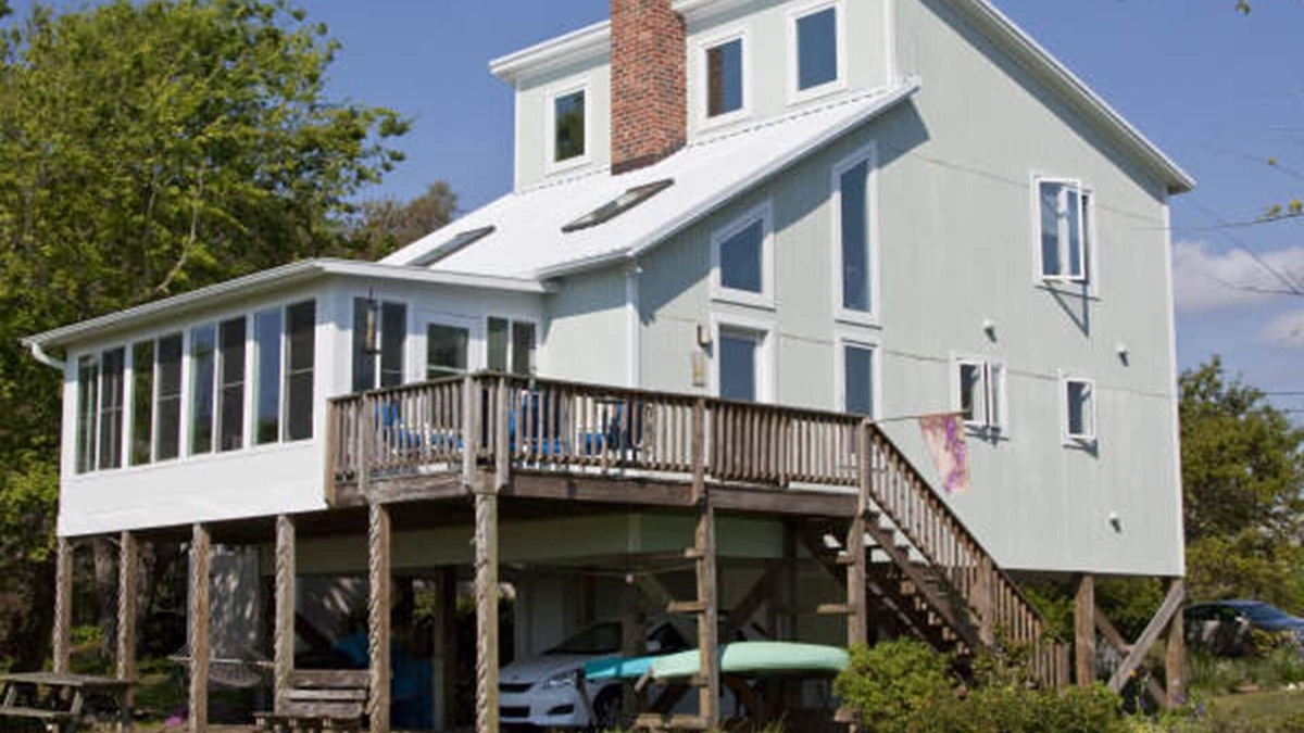 Hampstead Bed & Breakfast | On the waterway, free kayaking! he