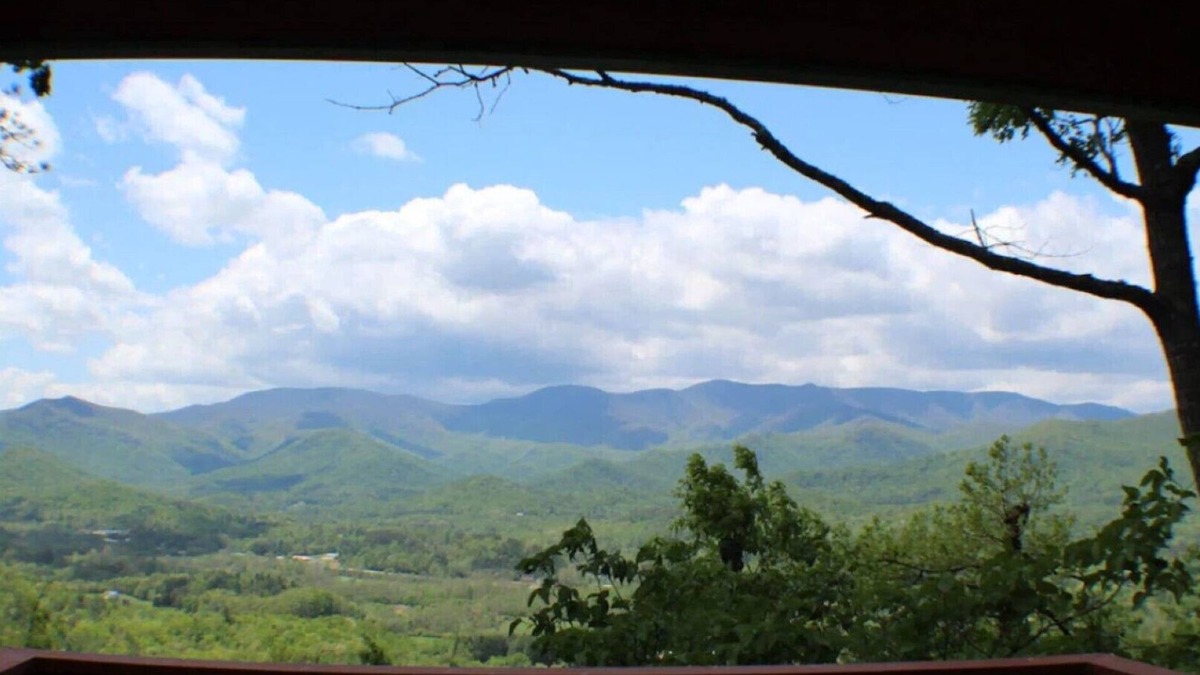 Franklin House | On Top of Ole Smokey