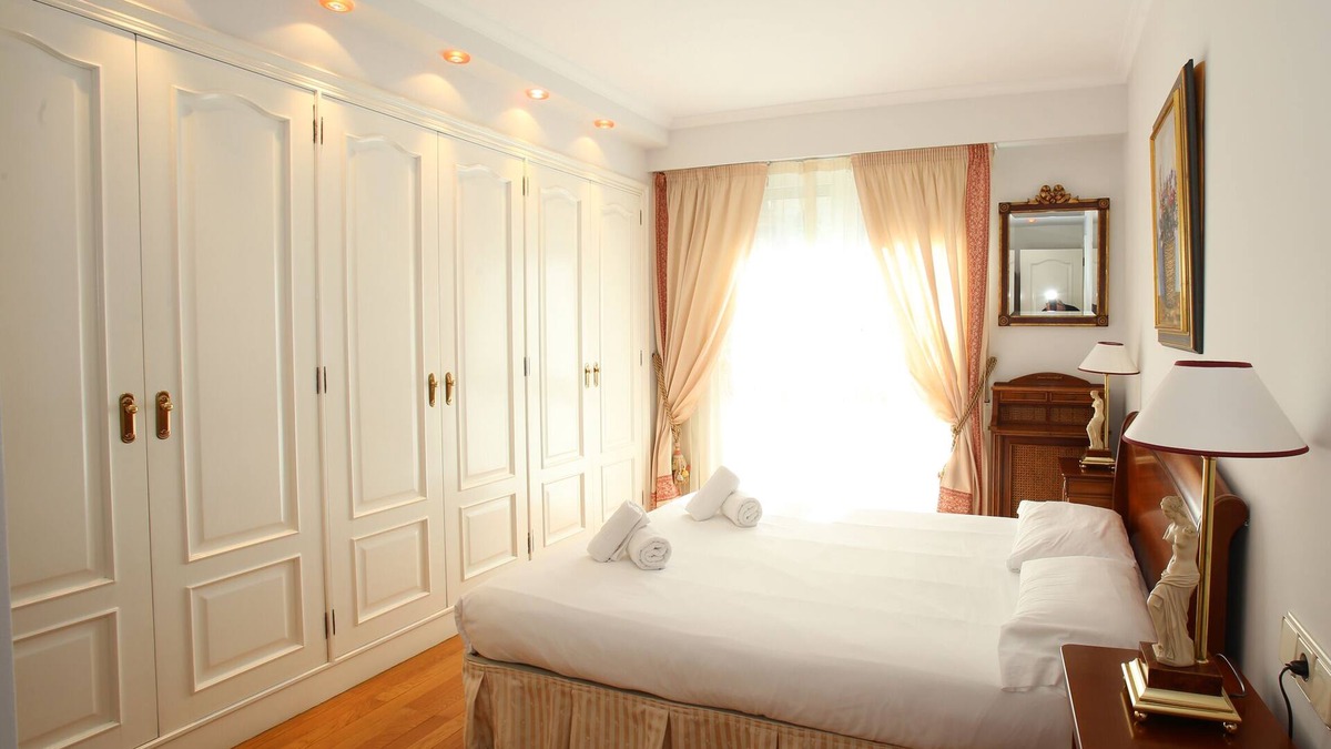 Antiguo Apartment | Ondarreta, gran piso junto a la playa de Ondarreta