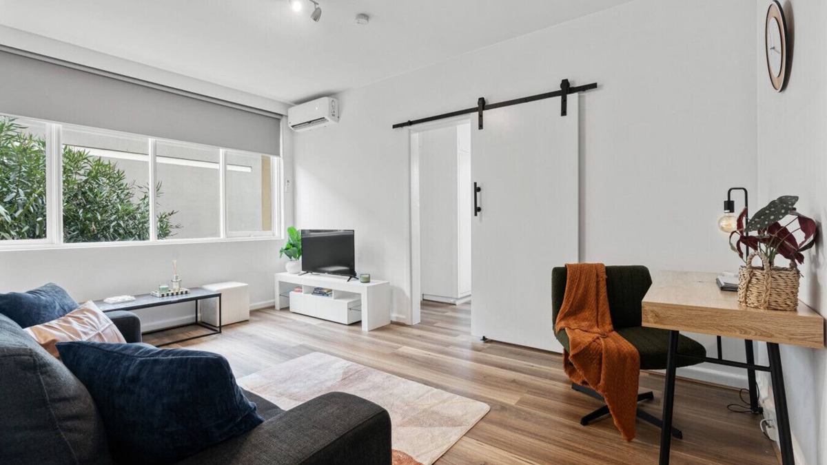 St. Kilda East Apartment | One bedroom apartment in Australia, St Kilda East