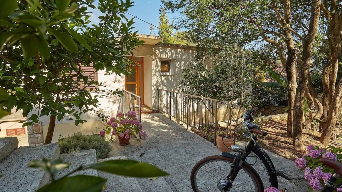 Sobra Apartment | One bedroom apartment near beach Sobra, Mljet (A-22343-b)
