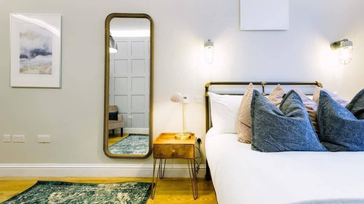 Patchway Apartment | One Bedroom Apartment Close to Cribbs Causeway!