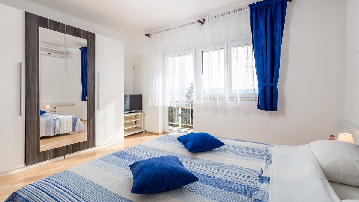 Klenovica Apartment | One bedroom apartment with balcony and sea view Klenovica, Novi Vinodolski (A-5575-a)