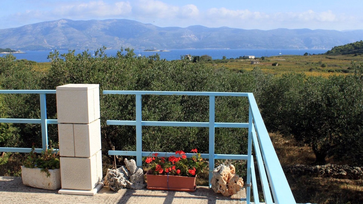 Lumbarda Apartment | One bedroom apartment with terrace and sea view Lumbarda, Korčula (A-4376-b)