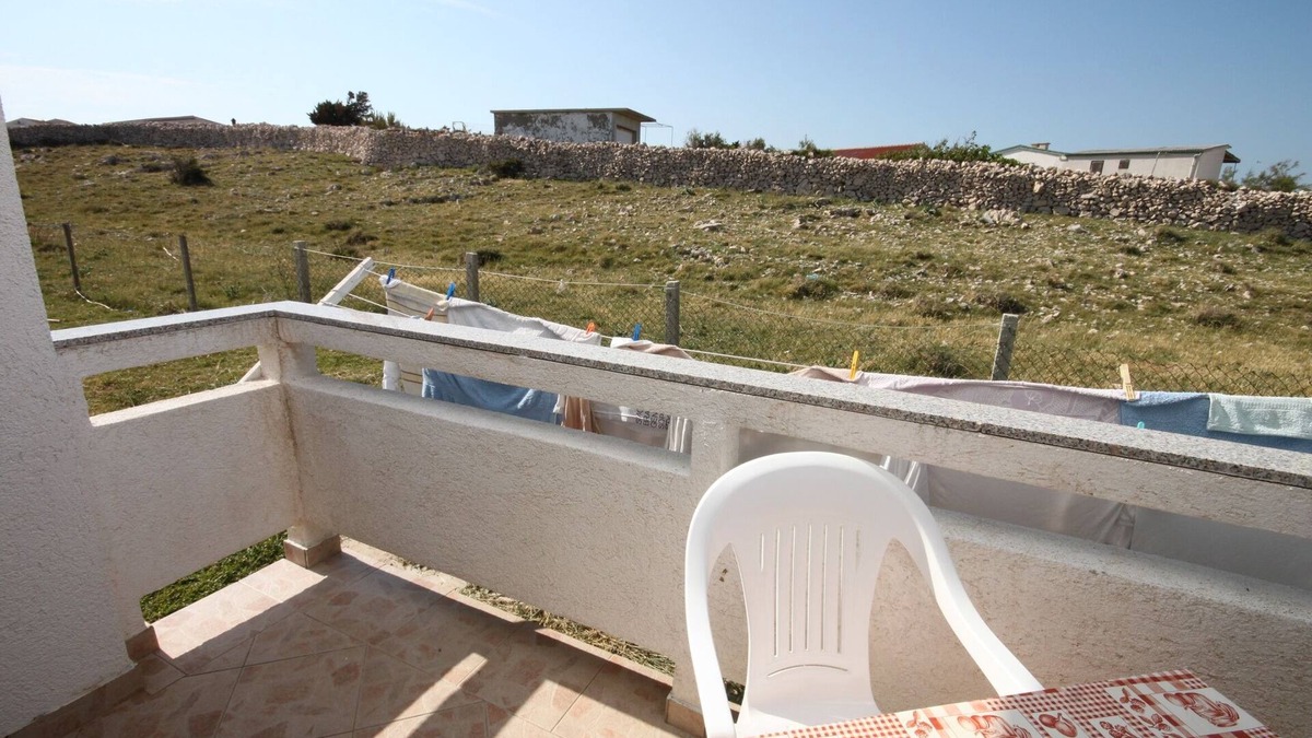 Kustici Apartment | One bedroom apartment near beach Kustići, Pag (A-6353-d)