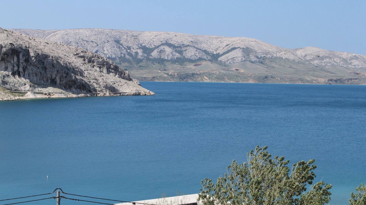 Metajna Apartment | One bedroom apartment with terrace and sea view Metajna, Pag (A-6336-a)