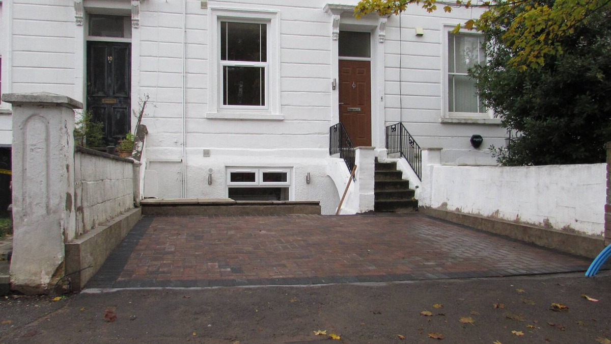 Saint Paul's Apartment | One Bedroom Apartment Near Centre