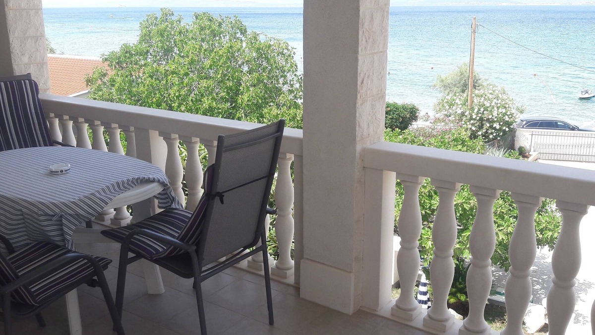 Sutivan Apartment | One bedroom apartment near beach Sutivan, Brač (A-2943-a)