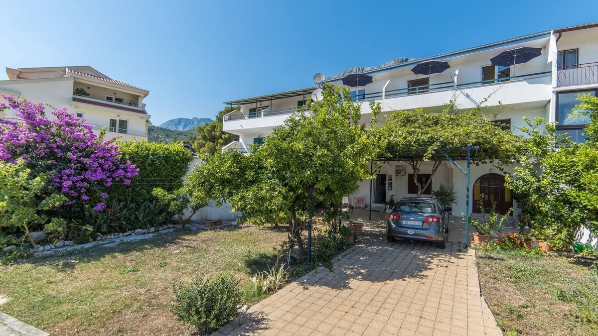 Drvenik Apartment | One bedroom apartment with air-conditioning Drvenik Donja vala, Makarska (A-9654-a)