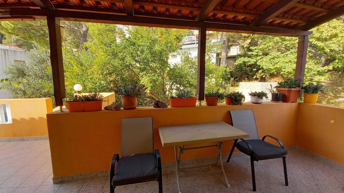 Sobra Apartment | One-bedroom apartment with terrace