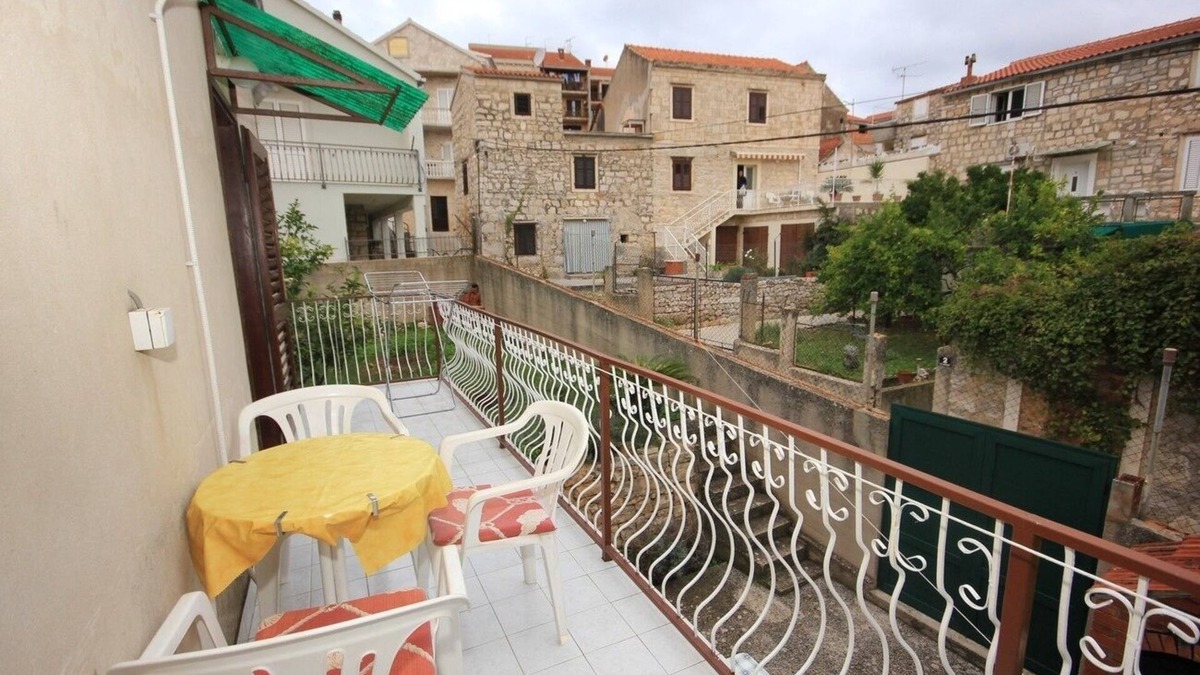 Cove Rogacic Apartment | One bedroom apartment with balcony Vis (A-2457-a)