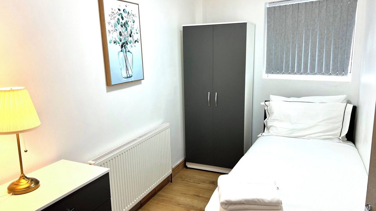 Bordesley Apartment | One Bedroom Apt Near Bullring center & station