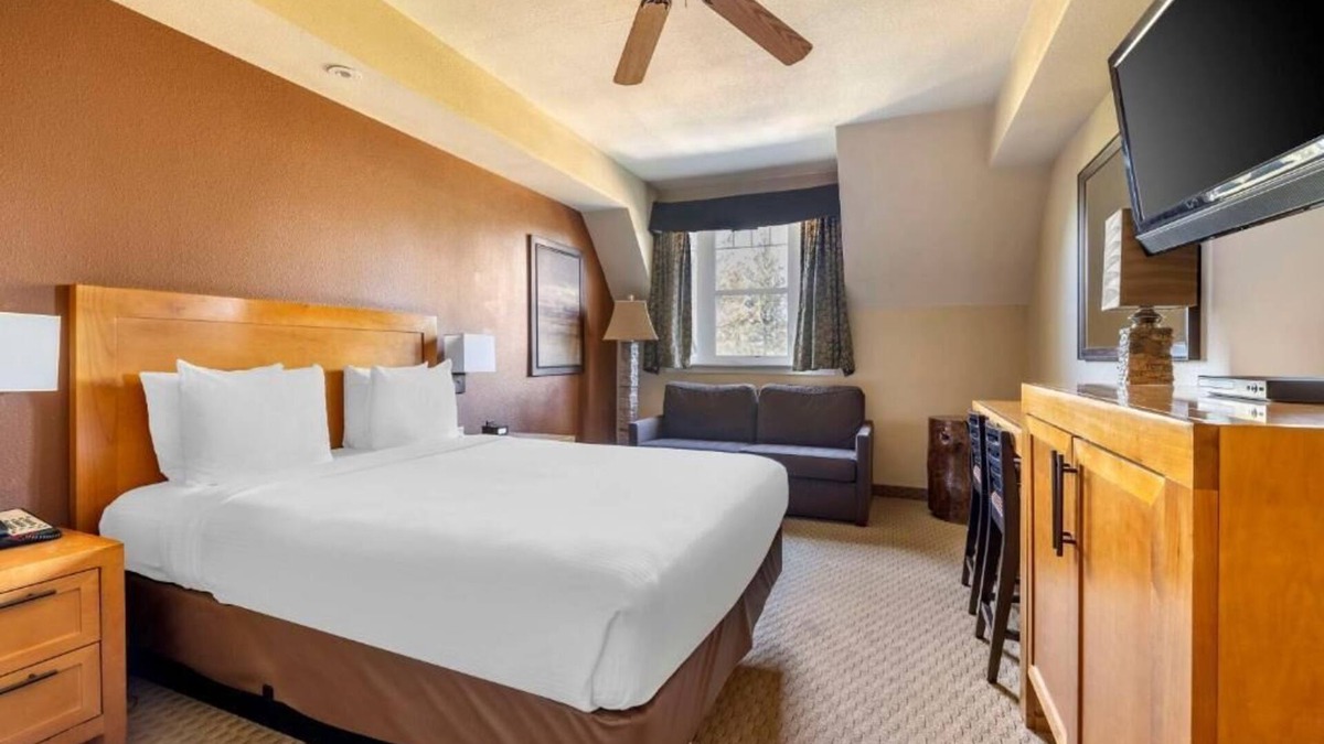 Tahoe Meadows Resort | ONE BEDROOM LAKE VIEW@Hilton Vacation Club Lake Tahoe Resort Sout