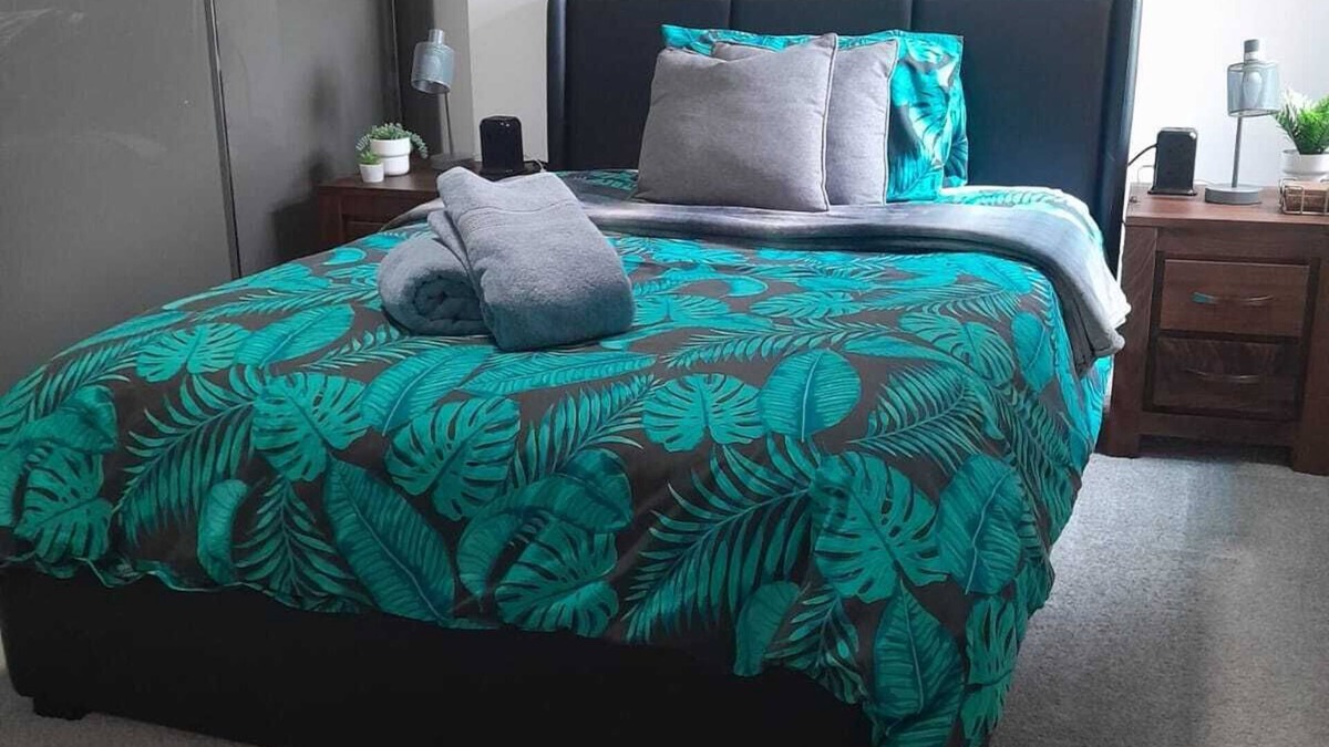 Woburn Sands Apartment | One Bedroom modern apartment. Could sleep 3 people.