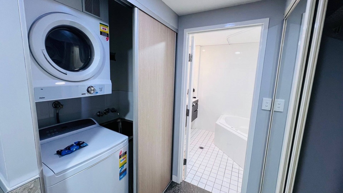 Hamilton Apartment | One Bedroom Spa Apartment