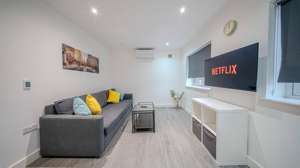 Valentines Apartment | One Bedrooms Apartment at Ilford Luxury Apartments