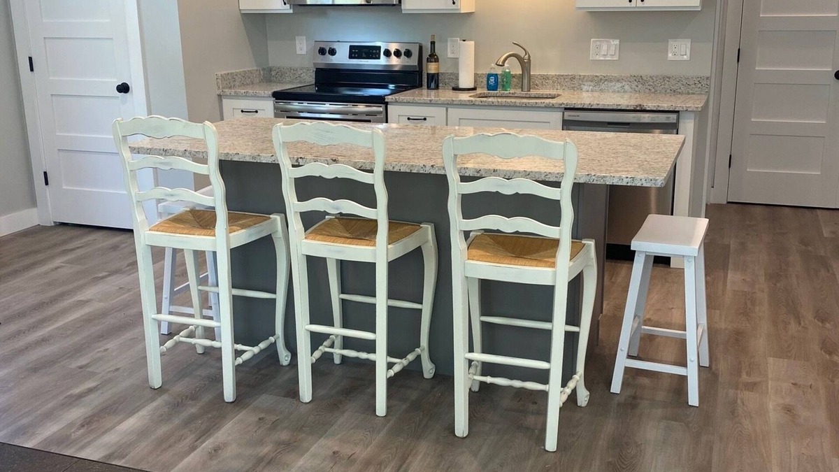 Falmouth Condo | One Block From Surf Drive Beach. Walk to town and ferry. 2 parking spots