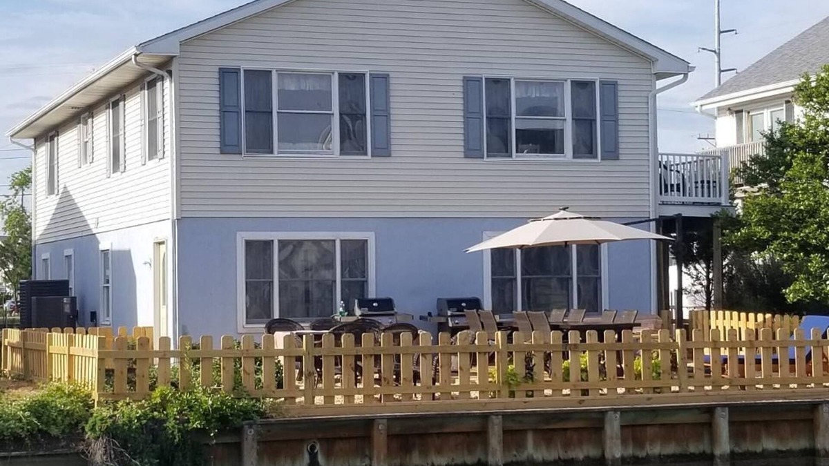 South Bethany Harbor House | One Block to Beach, Sleeps 23 people, no steps to enter, Waterfront Decks