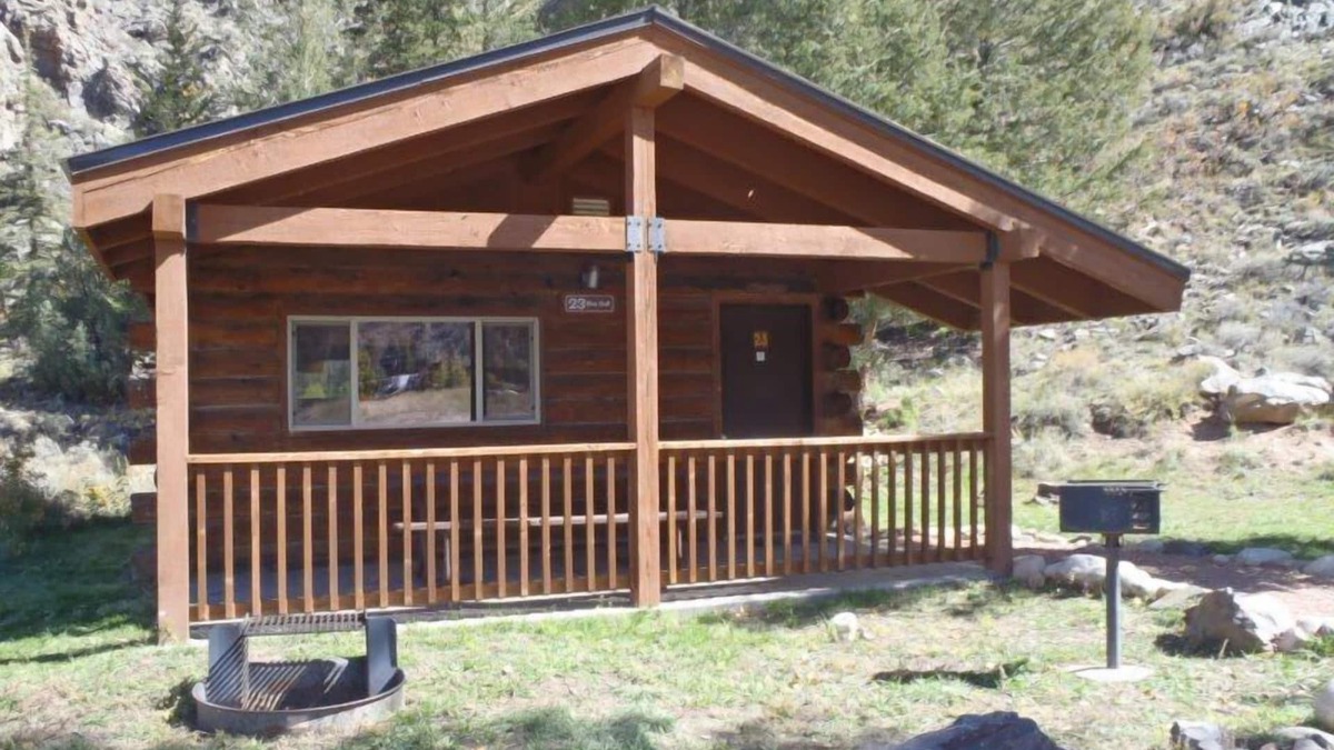 Gunnison Cabin | One BR Cabin with Ample Parking