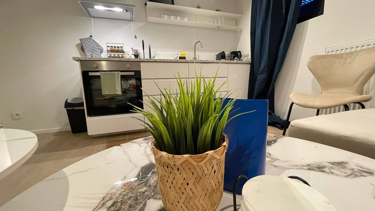 Klein-Antwerpen Apartment | One Lux Stay Near Antwerp Central - Studio Apartment