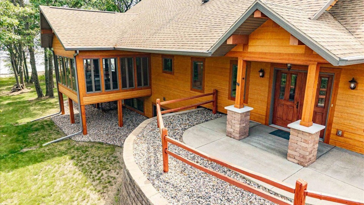 Big Bay House | ONE OF A KIND FAMILY BEACH FRONT HOME ON LAKE PETENWELL - PET FRIENDLY