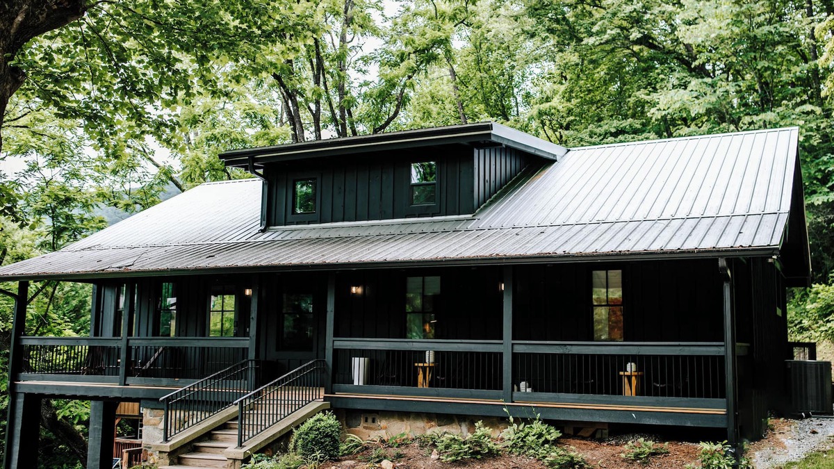 Clayton Cabin | One of a Kind Meadowstream Lodge for 10 Walk Downtown SwimSpa Pool Hot Tub Combo
