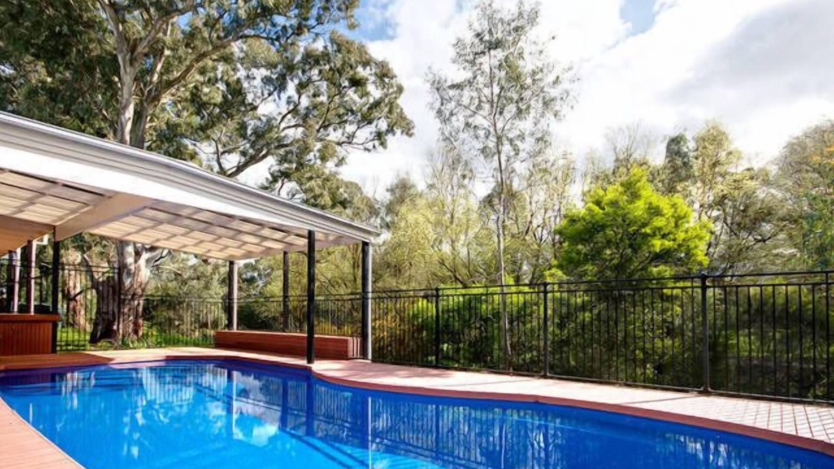 Upper Wakefield Apartment | One Tree Accommodation: The Suite