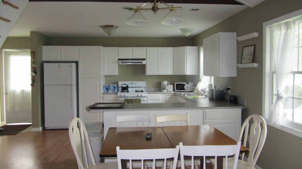 Bridgeport Cottage | Oneida Lake Vacation Rental- 3 miles from new Point Place Casino