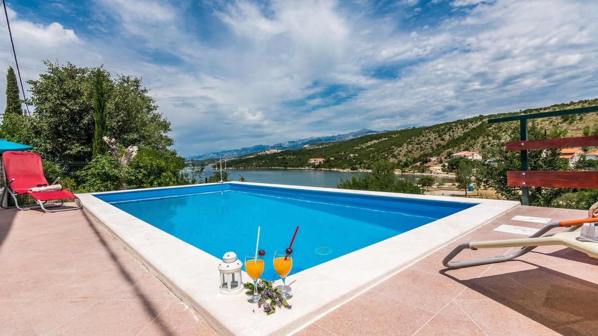 Krusevo House | Only 30m from beach, newly furnished, wit beautiful view and outside pool.