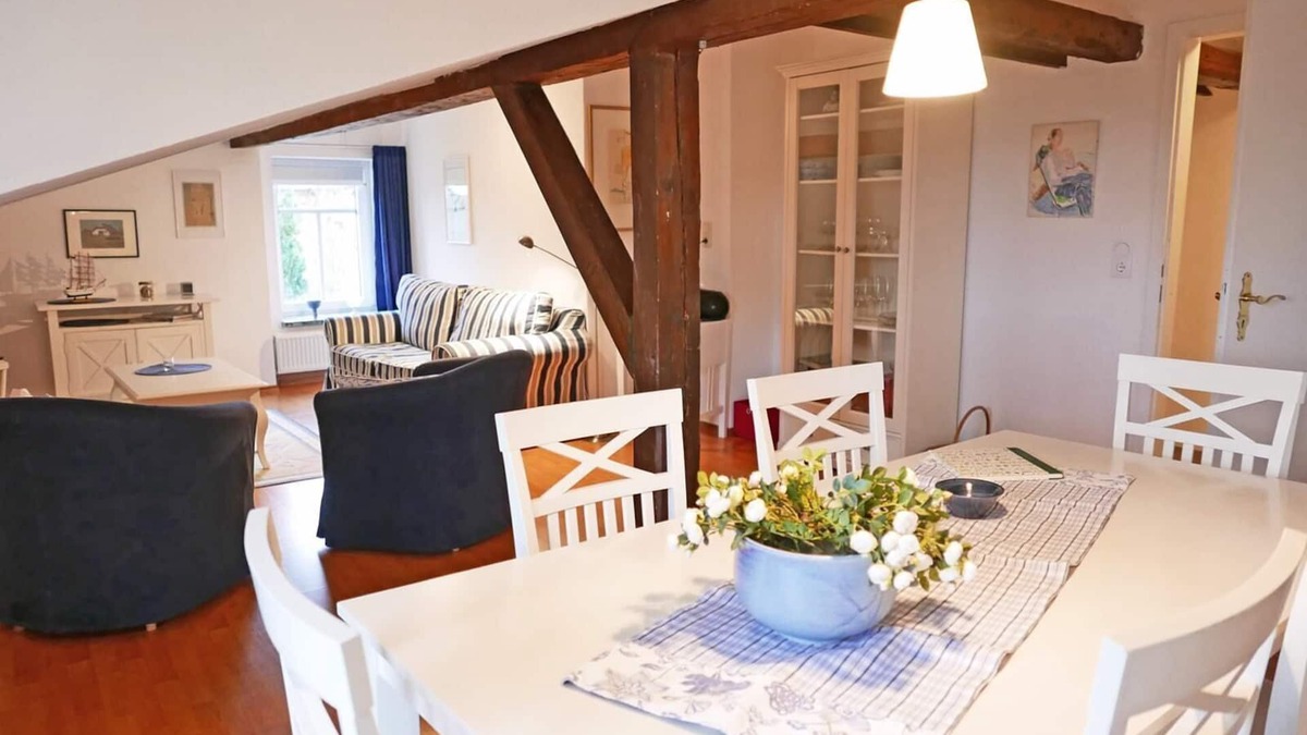 Kopperby Apartment | Only 400m from the Schlei, our cozy vacation apartment "Schleimuschel" is located on the 1st floor of a charming two-family house with tasteful furnishings and a garden for a great vacation feeling