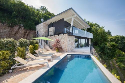 San Zeno di Montagna Villa | Only Adult Villa Montelago With Pool