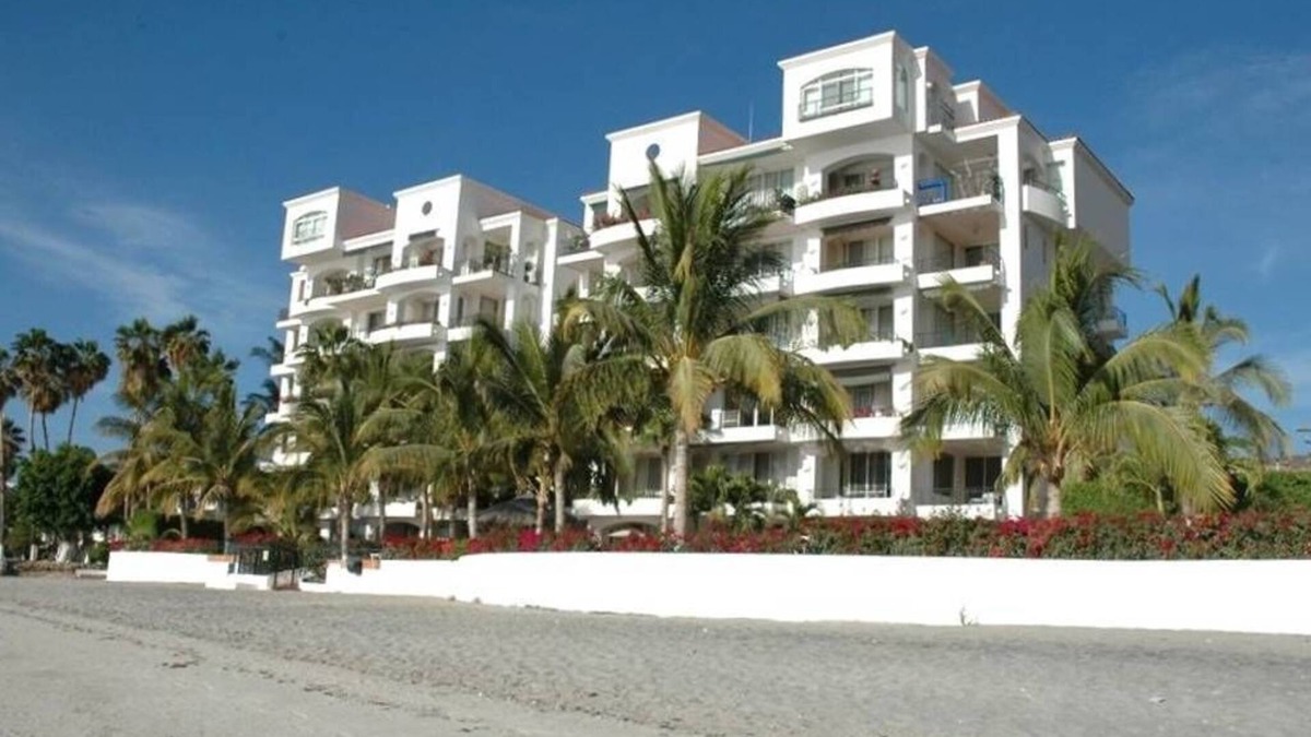 La Paz Condo | ONLY TRUE BEACH FRONT Condo in REAL La Paz! Full Sunset View, 2 Pools, Pool Bar