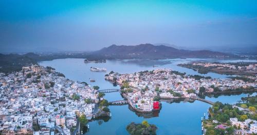 Lake Swaroop Sagar House | Oolala - Your lake house in the center of Udaipur