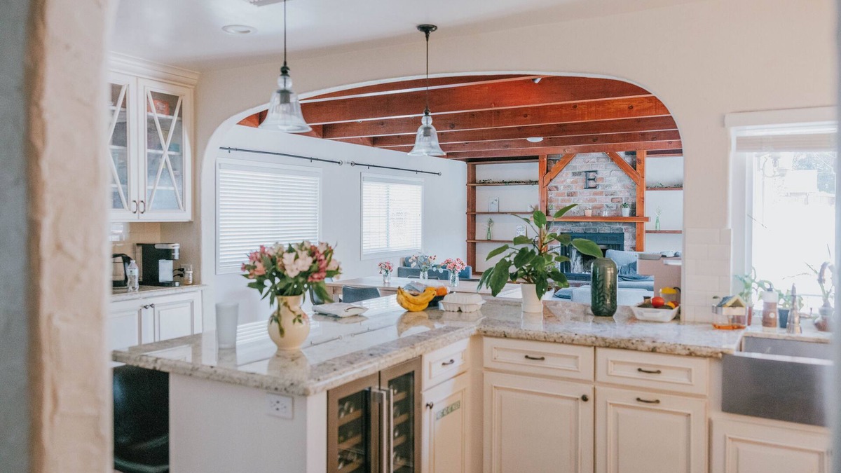 Newhall House | Open and Bright 4-Bedroom Italian Retreat