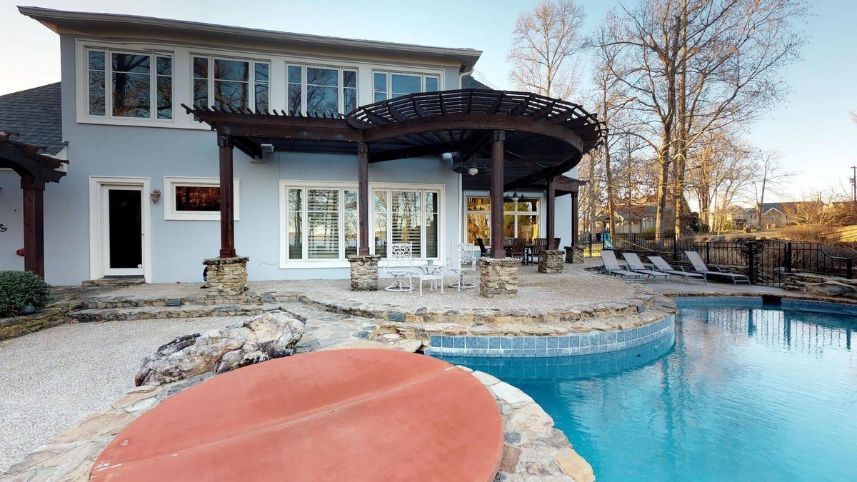 Counce House | Open Lakefront Floorplan With Infinity Pool, Hot Tub, Sauna, Game Room