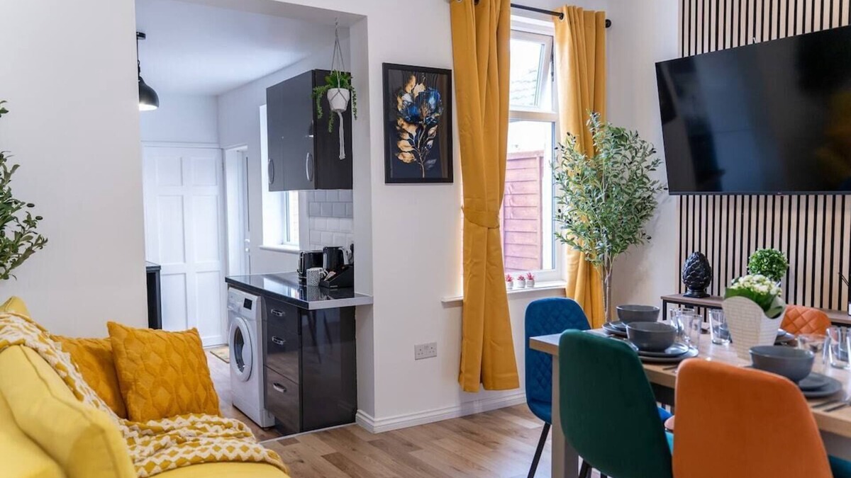 Portsmouth House | Open Mind Property - Luxury 5 Beds & Free Parking