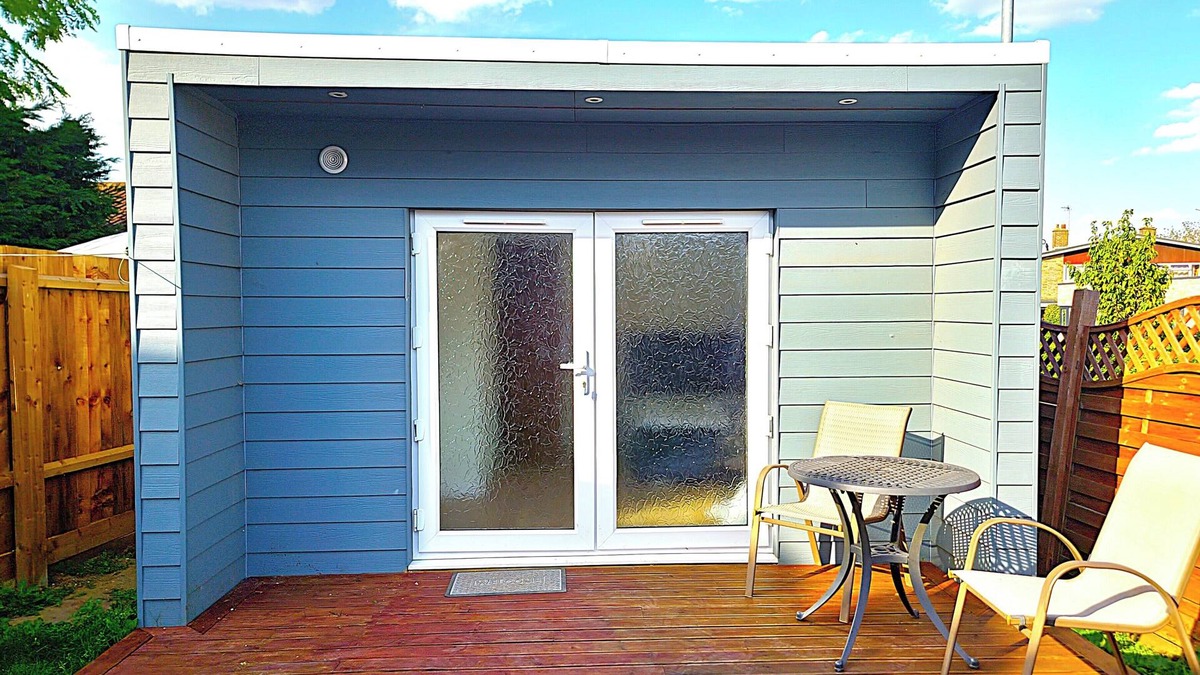 Milton Cabin | Open plan Studio with garden