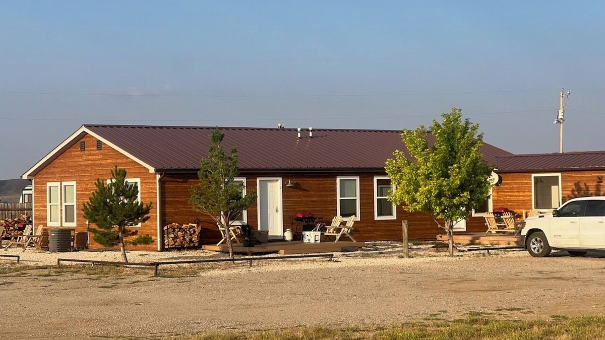 Casper Cabin | Open skies & breathtaking scenery from this 2-bdrm cabin deck.