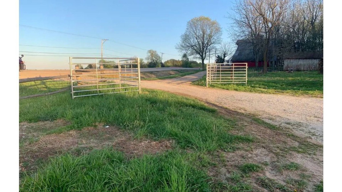 Western Grove RV Rental | Open space camping with Free Parking and outside s