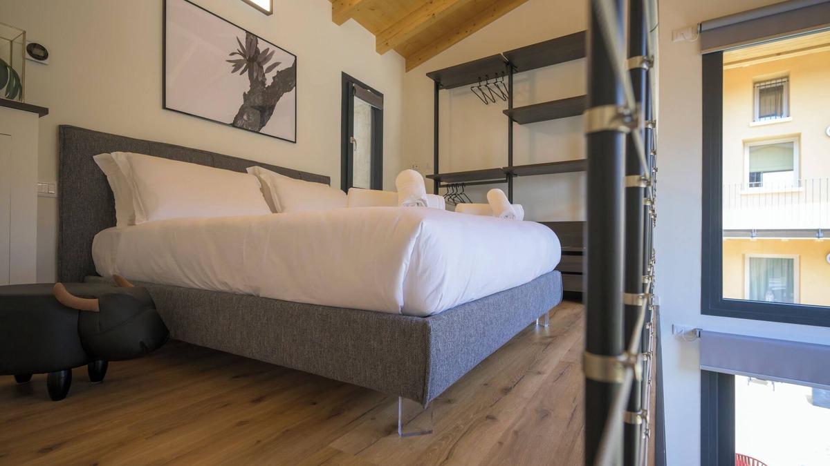 Crociale Apartment | Open space on two floors in detached cottage in ancient medieval courtyard