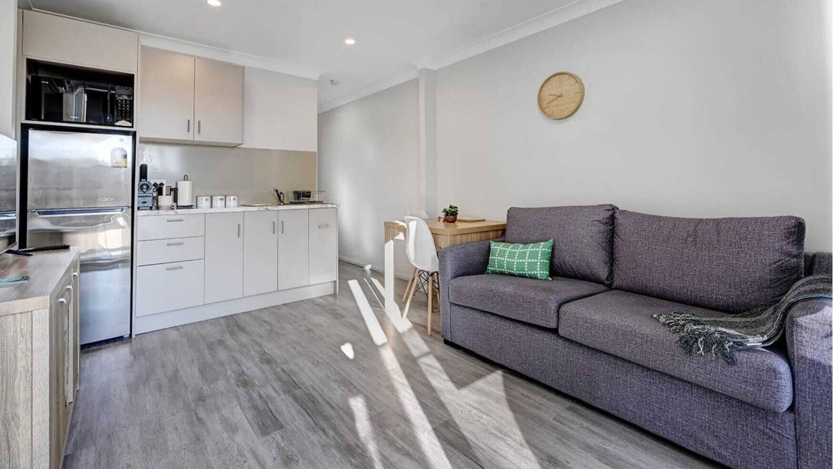 Llanarth Apartment | Ophir Studio - Ideal for Work, BBQ